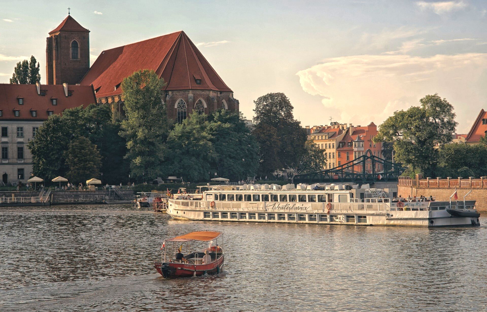 pexels-kostiantyn-klymovets-wroclaw-rejs-statkiem-1